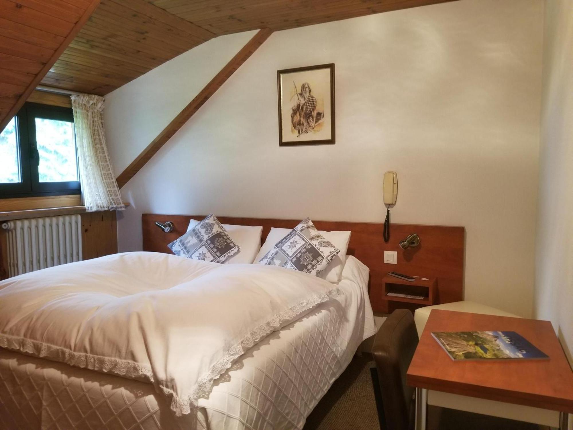 Hotel L'Amoulat Гурет Екстер'єр фото